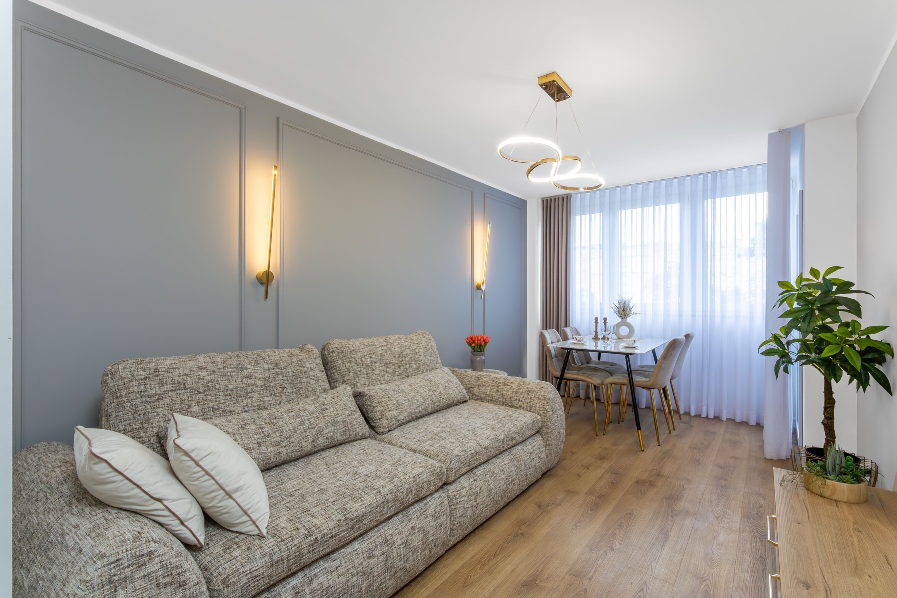 Salon po naszym remoncie — mieszkanie przy pl. Macieja we Wrocławiu